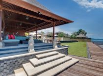 Вилла Bayu Gita - Beach Front, палубе бассейн